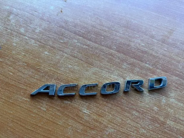 Honda Accord (Generation 10) Silver Emblem Logo · Photo 1
