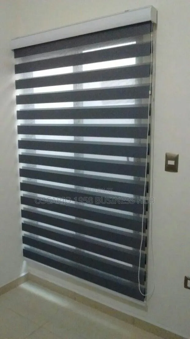 Standard Window Curtain Blinds · Photo 1