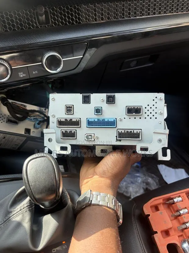 Honda CRV OEM Tape / Stereo 2023-2026 · Photo 1