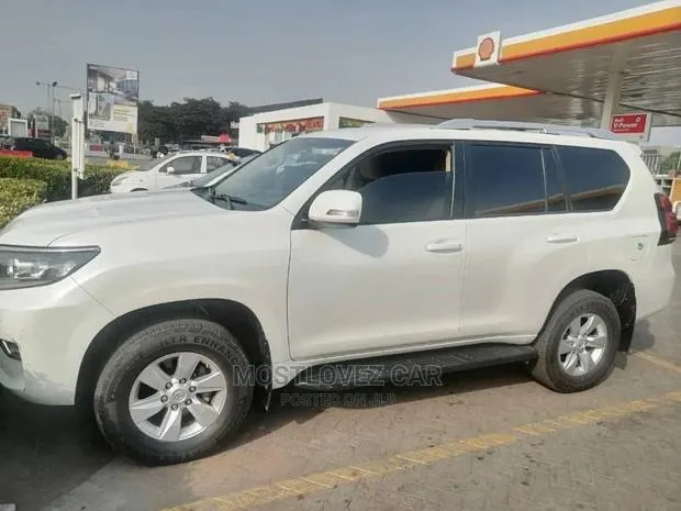Car Rentals . Landcruiser Prado to Rent in Ghana · Photo 1