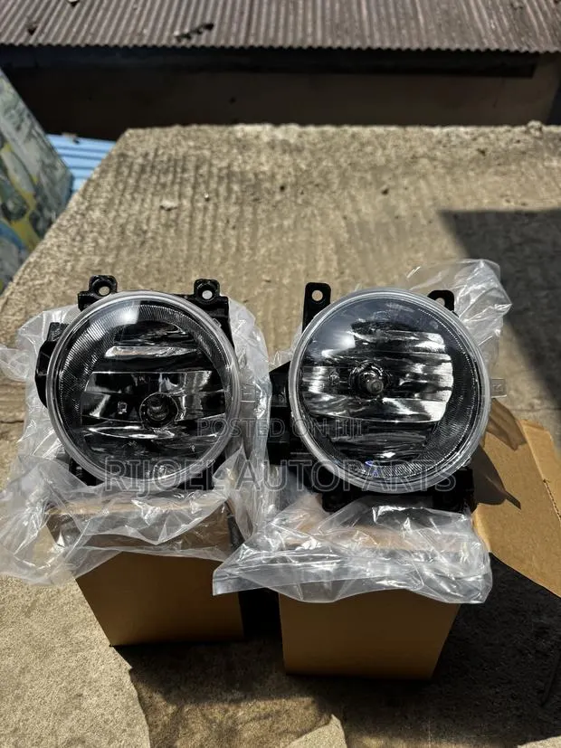 Toyota RAV4 2014 Fog Light · Photo 1