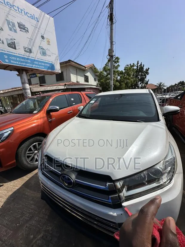 Toyota Highlander 2018 White · Photo 1