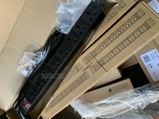 8way PDU With Surge Protector Aluminum · Photo 1