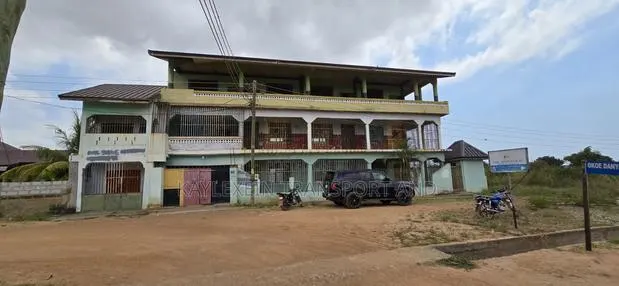 2 Storey on 3 Plots of Land for Sale or Long Lease · Photo 1