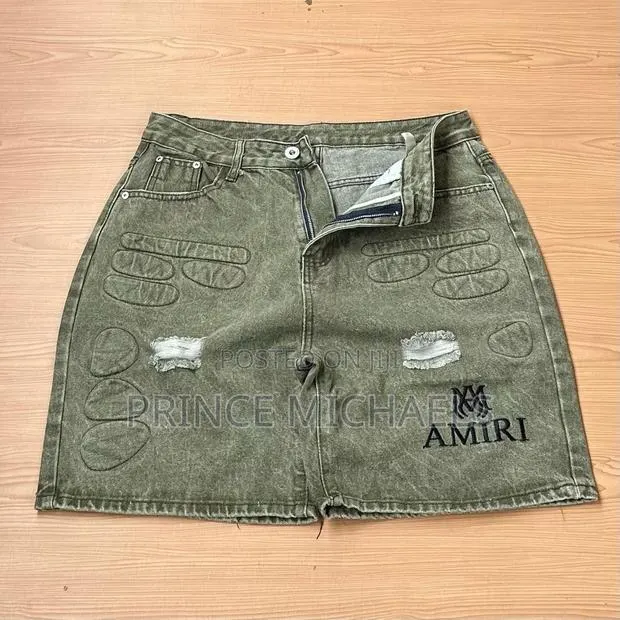 Jeans and Heavy Shorts · Photo 1