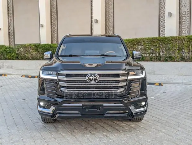 Toyota Land Cruiser 2024 Black · Photo 1