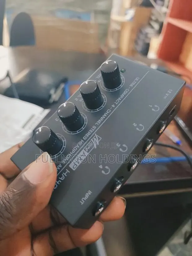 Professional Quality Headphone Amplifier · Photo 1