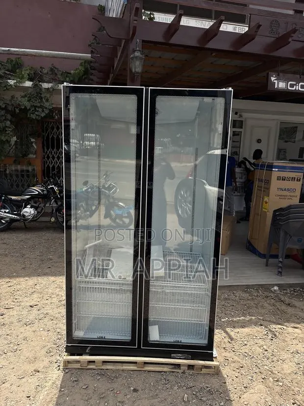 Choose Premium Pearl PVC-801-27AA 2 Door Beverage Cooler(Black). · Photo 1
