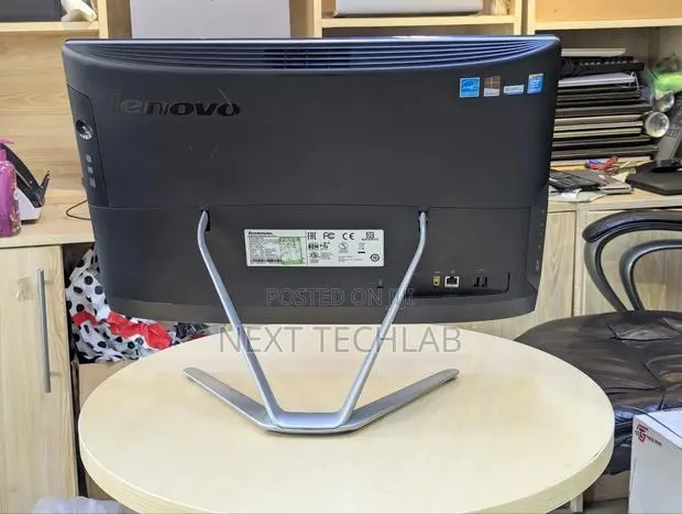 Desktop Computer Lenovo 8GB Intel Core I3 SSD 1T · Photo 1