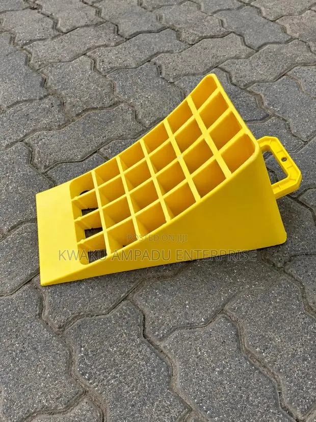Car Wheel Chock - Heavy Duty · Photo 1