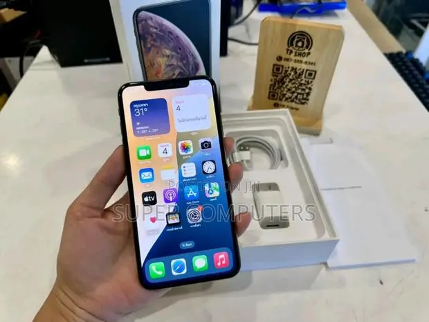 New Apple iPhone XS Max 256 GB Gold · Photo 1