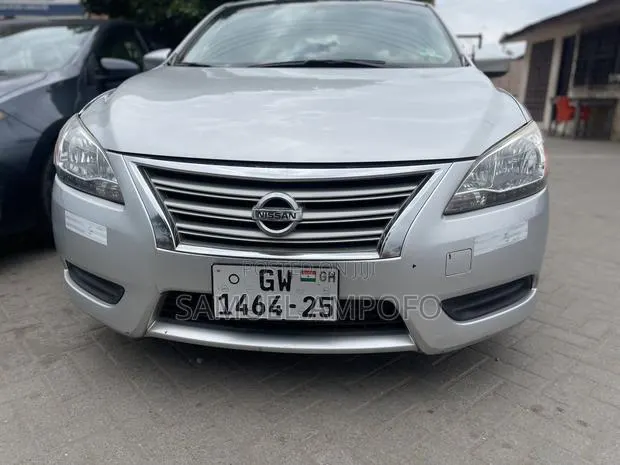Nissan Sentra S 4dr Sedan (1.8L 4cyl CVT) 2015 Gray · Photo 1