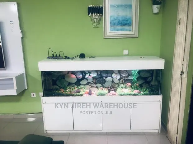 Mama Coco 7ft Aquarium With 15 Fishes · Photo 1