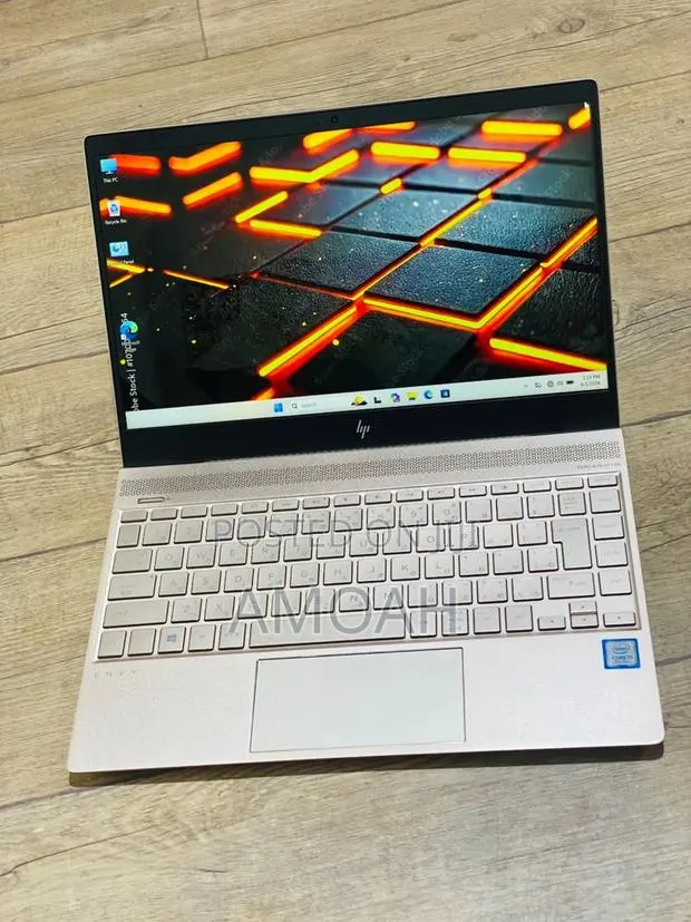Laptop HP Envy 13 8GB Intel Core i5 SSD 256GB · Photo 1