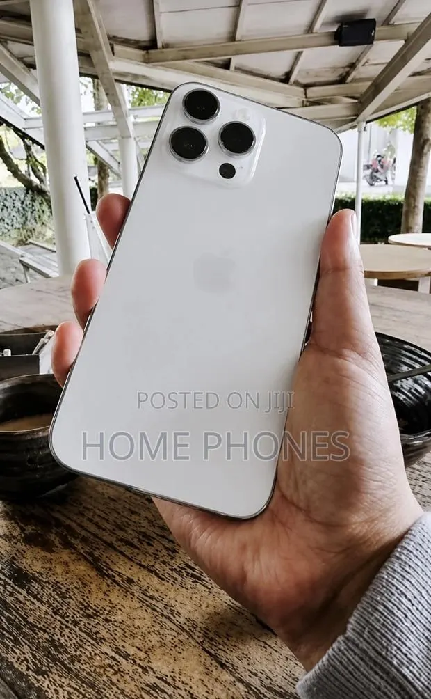 Apple iPhone 14 Pro Max 256 GB Gold · Photo 1