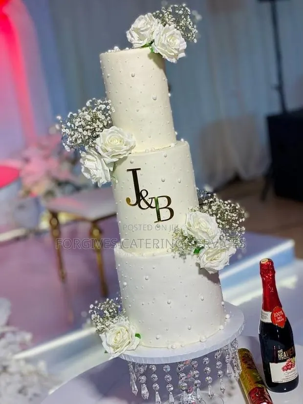 Luxury Wedding Cake · Photo 1