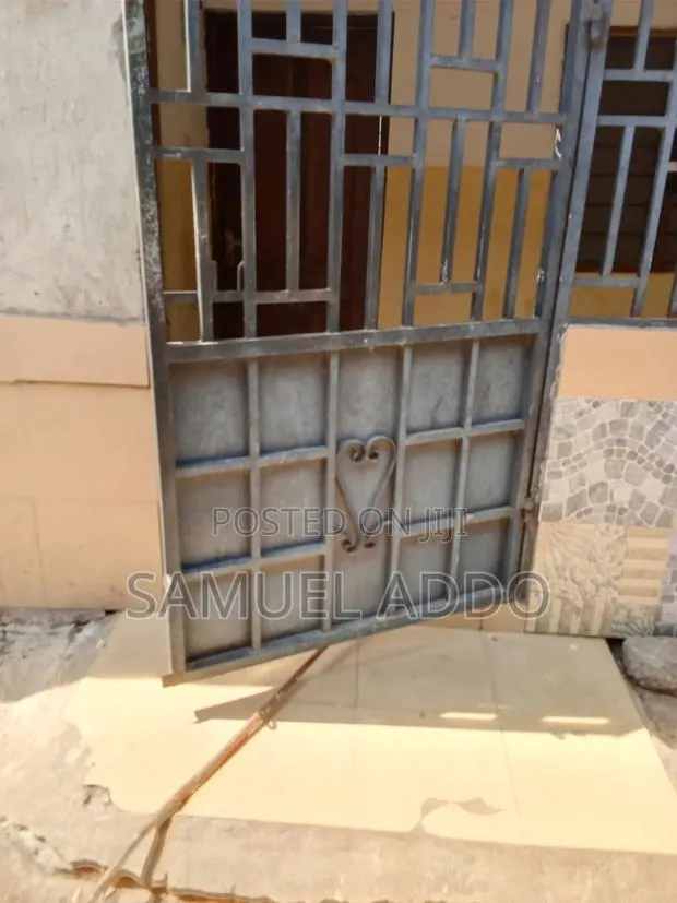 1bdrm Room & Parlour in Bawleshie Near, Market for rent · Photo 1