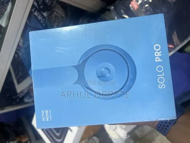 Beat Solo Pro Headset · Photo 1