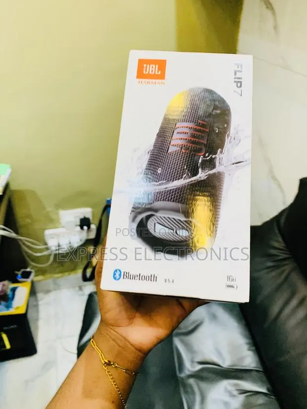 Purchase the New JBL Flip 7 Portable Waterproof and Drop-Proof Speaker · Photo 1