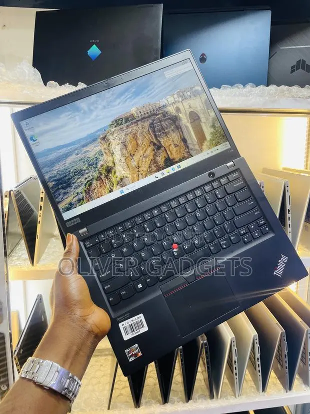 Laptop Lenovo ThinkPad T14s Gen 1 8GB AMD Ryzen 5 SSD 256GB · Photo 1