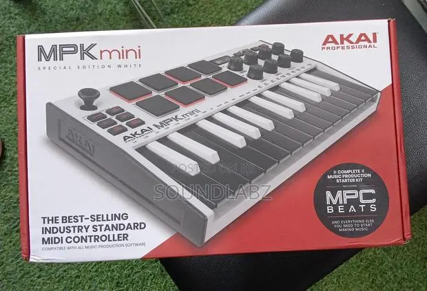 Akai MPK Midi Keyboard · Photo 1