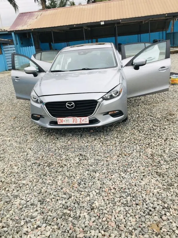Mazda 3 2018 Silver · Photo 1