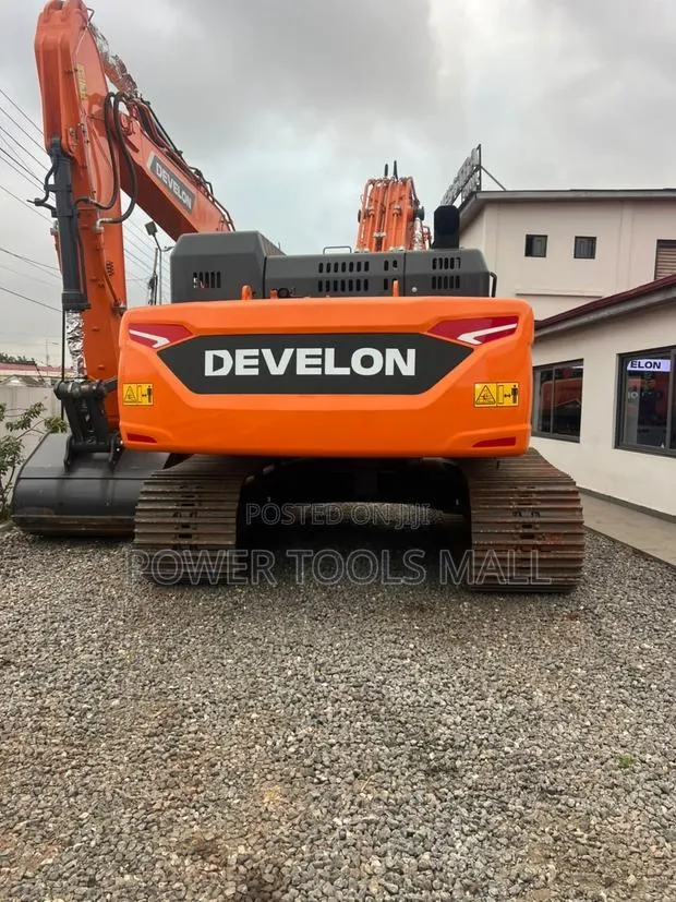 Develon DX340 -LC Tracked Hydraulic Excavator · Photo 1