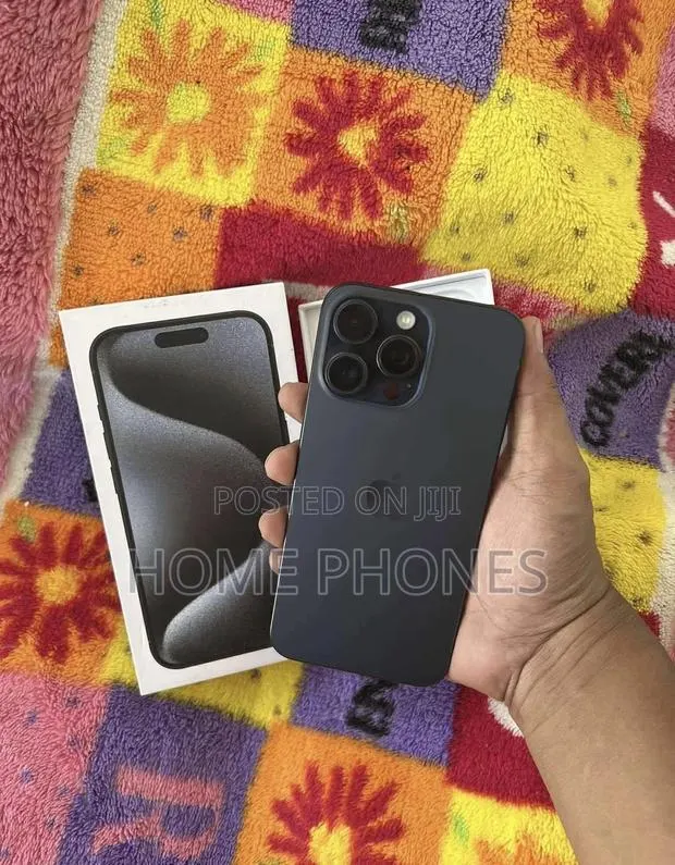 Apple iPhone 15 Pro Max 256 GB Black · Photo 1