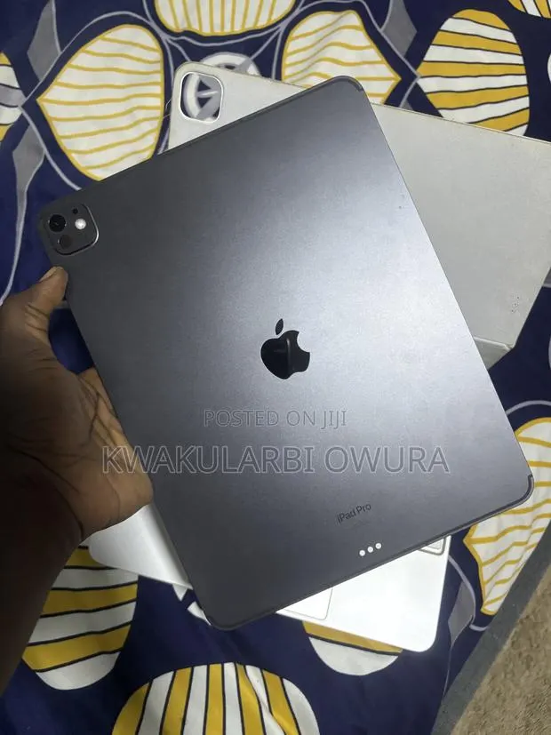 Apple iPad Pro 13 (2024) 512 GB Black · Photo 1