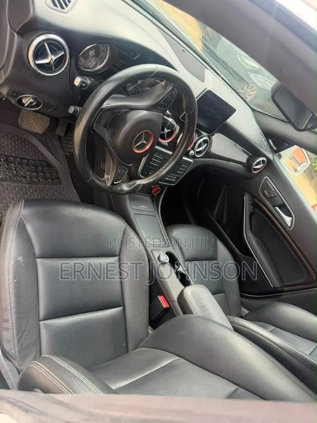 Mercedes-Benz C250 2015 White · Photo 1