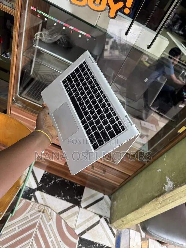 Laptop HP EliteBook 1030 16GB Intel Core i7 SSD 256GB · Photo 1