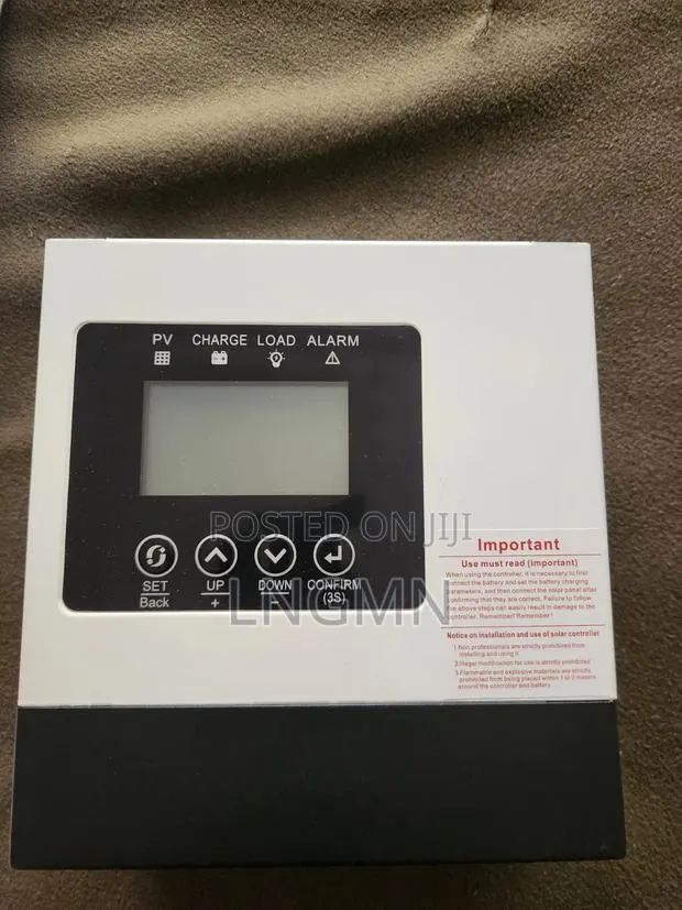 MPPT Solar Charge Controller · Photo 1