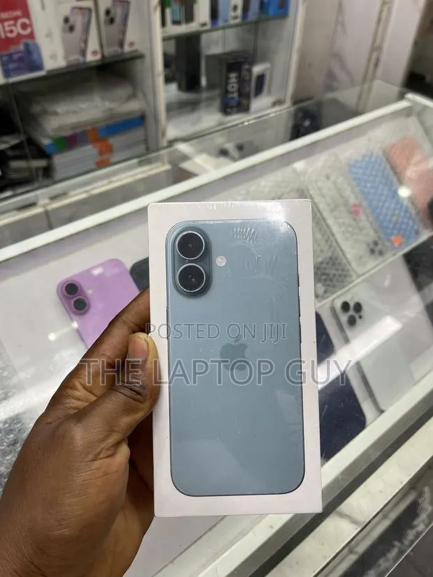 New Apple iPhone 16 128 GB Blue · Photo 1