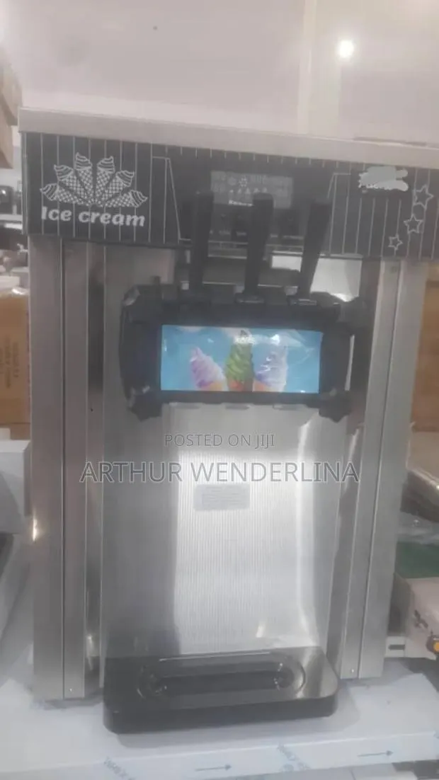 Commercial Ice-Cream Maker · Photo 4