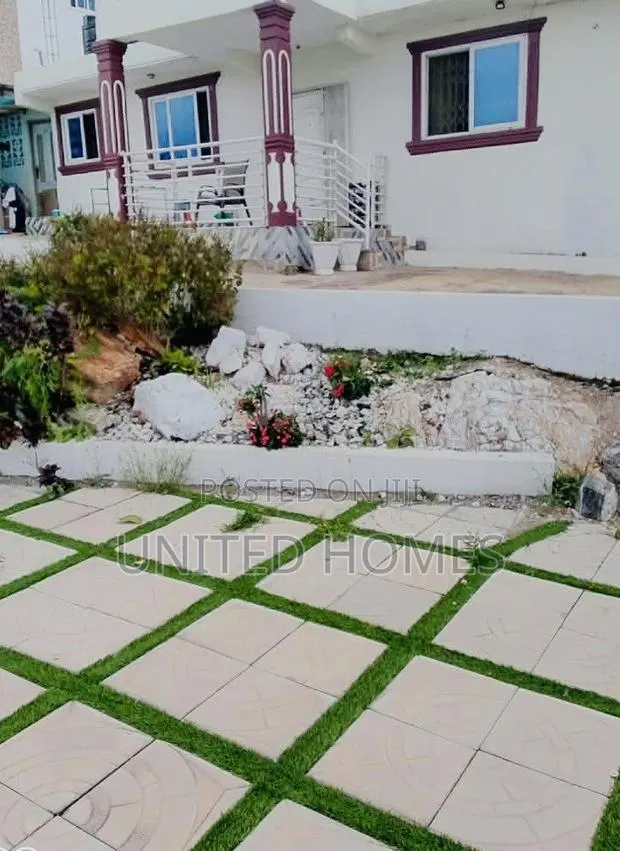 3bdrm House in West Hills Mall Area for sale · Photo 1