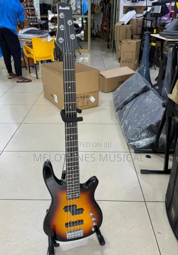 Ibanez Gio Passive Jazz Bass Guitar · Photo 1
