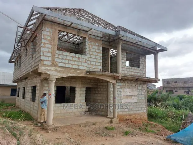 5bdrm House In Amasaman Adjen Kotoku For Sale · Photo 1
