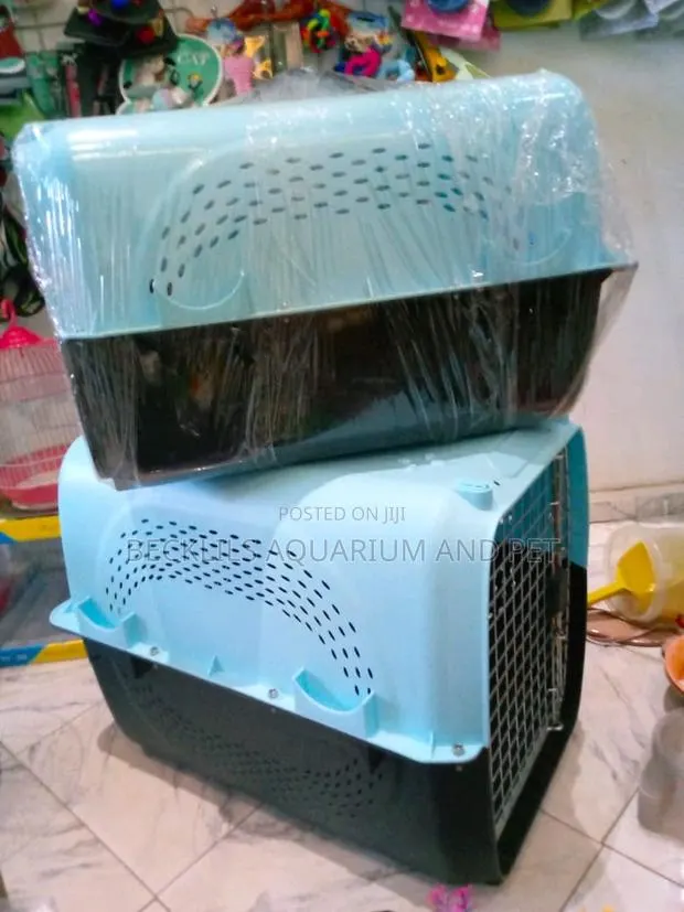 Quality Space Plastic Dog Crate · Photo 1