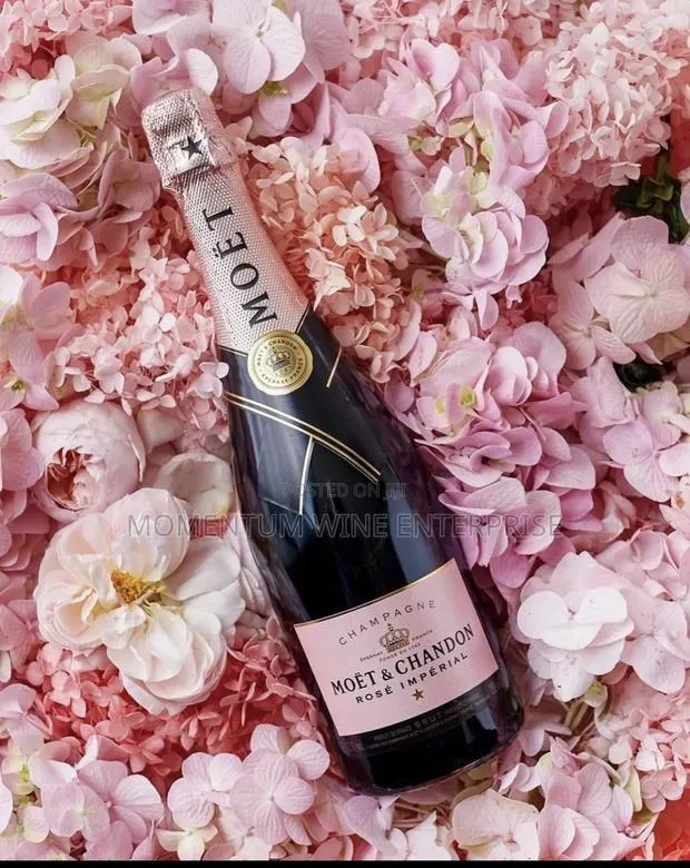 Moët Chandon Rosé Impérial Champagne 75cl · Photo 1