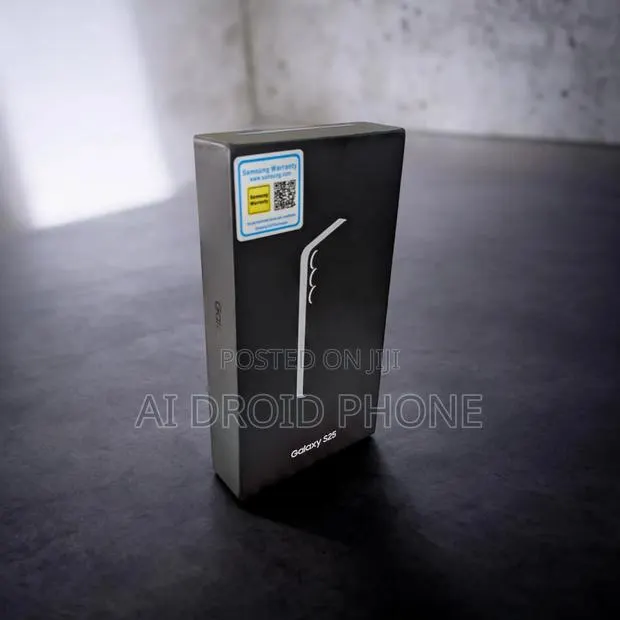 New Samsung Galaxy S25 128 GB Silver · Photo 1