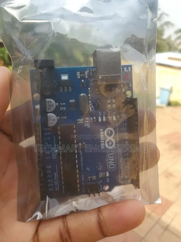 Arduino Uno · Photo 1