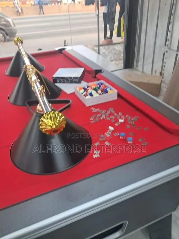 Snooker Pro Standard Pool Table - Coin Operated · Photo 3