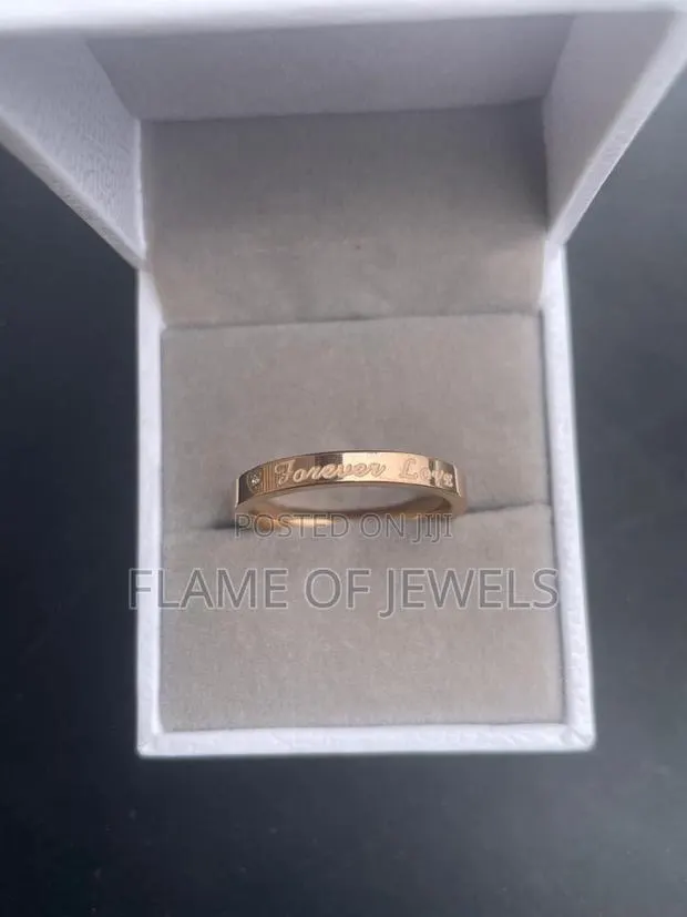Forever Love Rose Gold Promise Ring · Photo 1