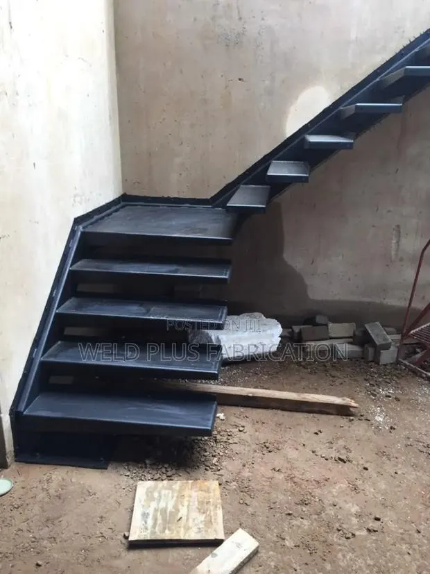 Metal Staircase · Photo 1