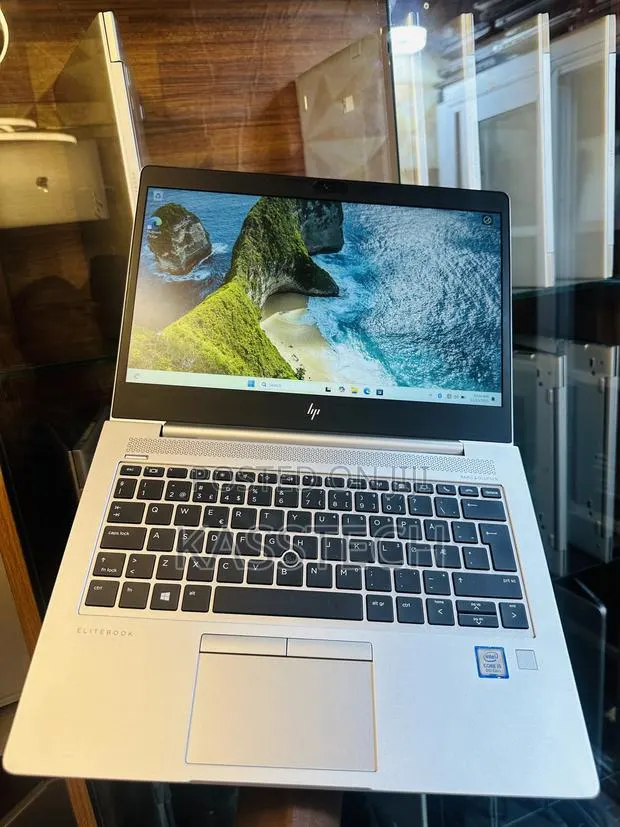 Laptop HP EliteBook 830 G6 8GB Intel Core I5 SSD 256GB · Photo 1