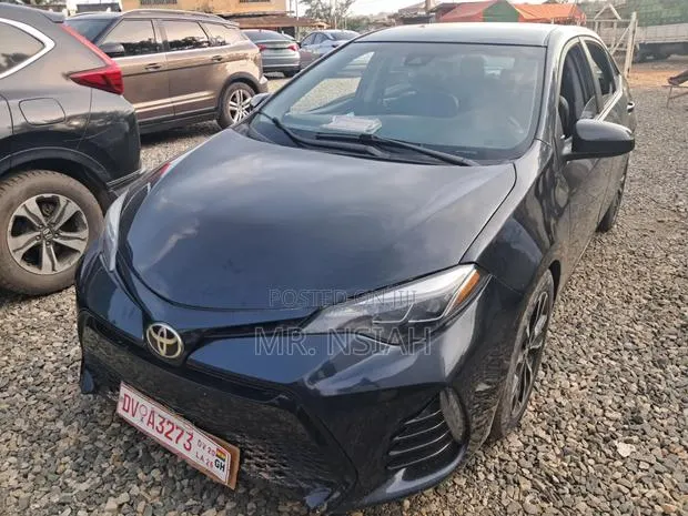 Toyota Corolla LE 4dr Sedan (1.8L 4cyl CVT) 2017 Black · Photo 1
