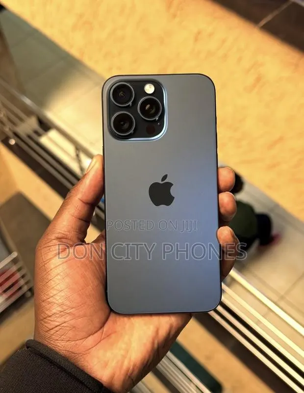 Apple iPhone 15 Pro Max 256 GB Blue · Photo 1