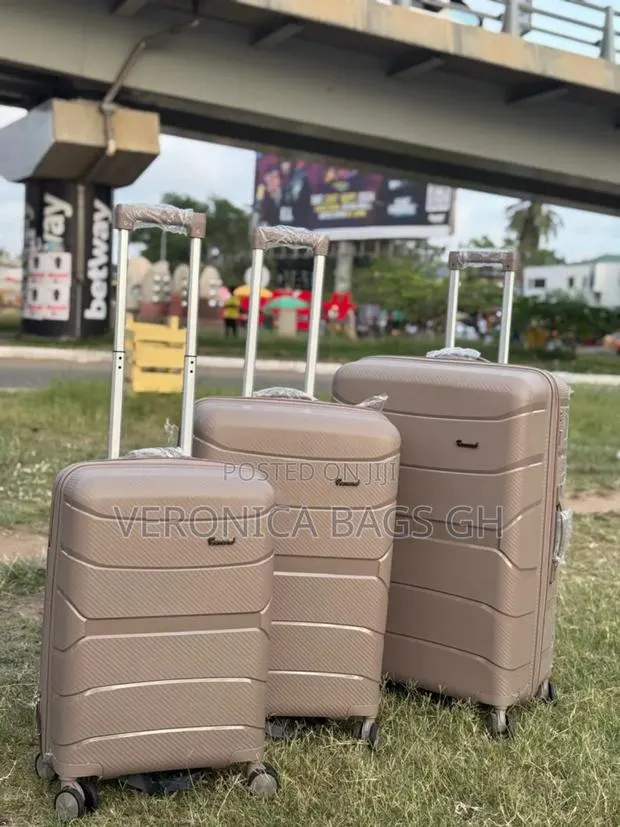 Unbreakable Travelling Luggage · Photo 1