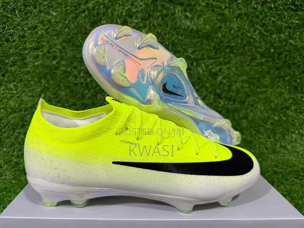 Football Boot · Photo 1