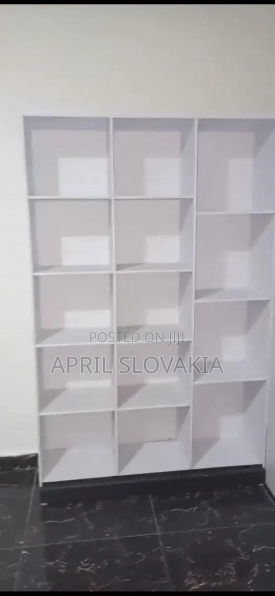 Bag Stand / Open Wardrobe · Photo 1